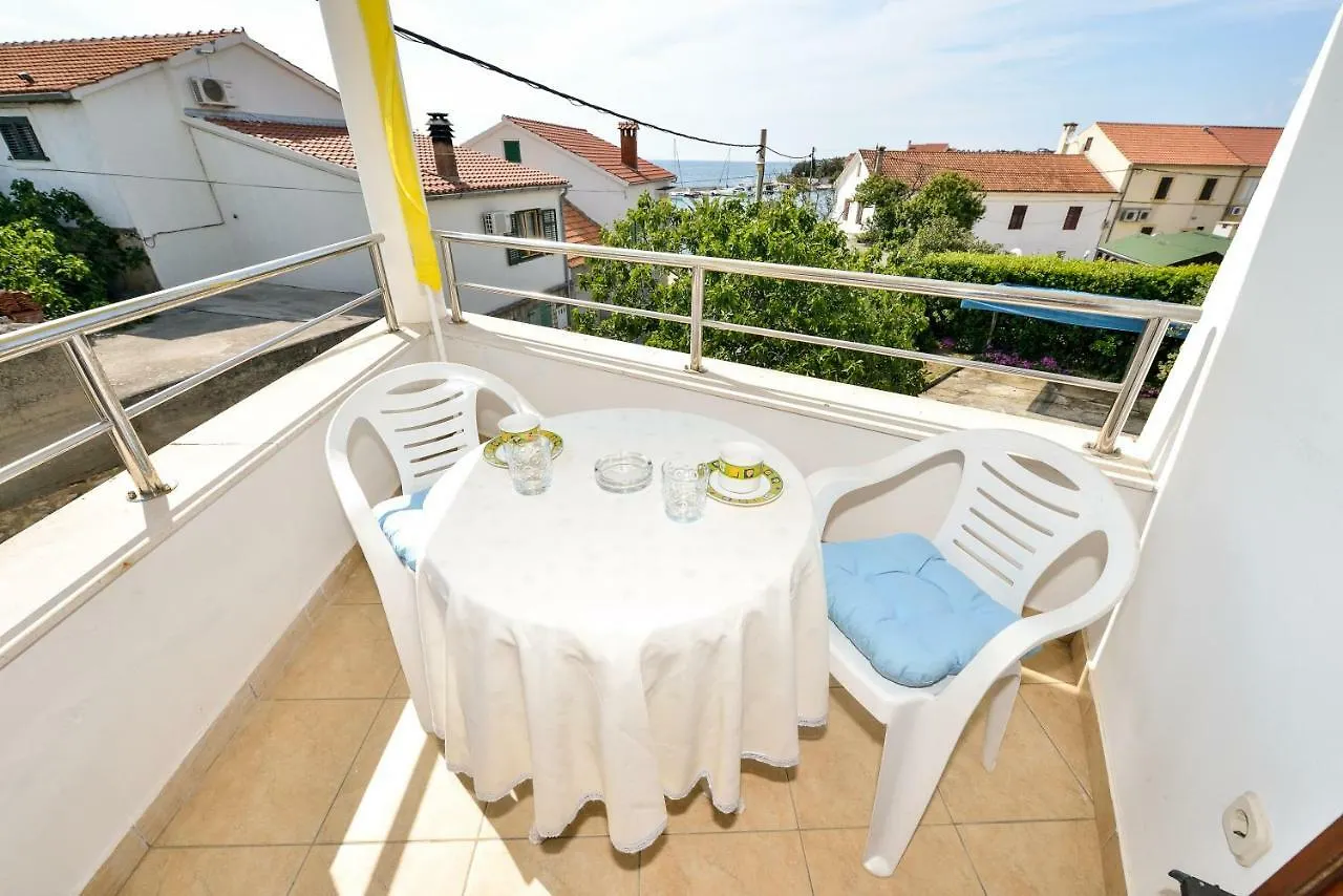 Apartments Ana Petrcane 0*,